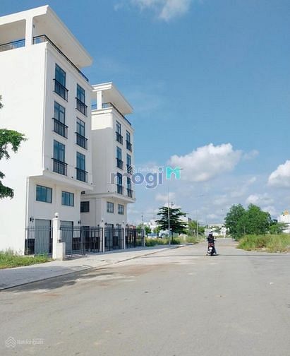 Hình ảnh Bán cặp 210m2 KDC Tên Lửa 2 liền kề KCN Rạng Đông xây dựng tự do có sổ