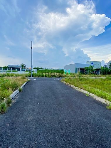 Hình ảnh Bán lô 2 mt, rộng 4, sổ riêng, ngay UBND xã, chợ Long Thượng, giáp HCM