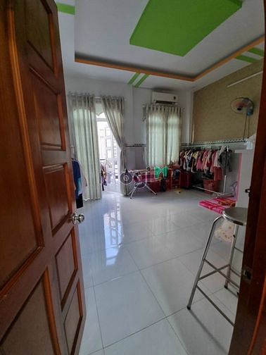 Hình ảnh Bán nhà sát quận 7 đã có sổ riêng hoàn công