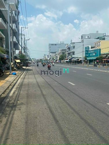 Hình ảnh Bình Thạnh, Đất thổ cư, 3 Mặt tiền đường Nguyễn Xí, KV 20x55m 1100m2