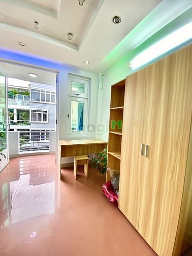 Hình ảnh cho thuê 1 phòng duy nhất full nội thất có ban công KV Tân Phú