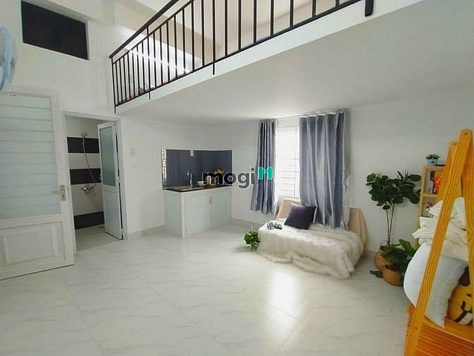 Hình ảnh phòng mới có nội thất , ban công ,gác cao