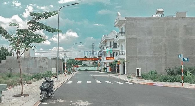 Hình ảnh Cần bán lô đất ngay KDC đông đúc, Sổ hồng riêng