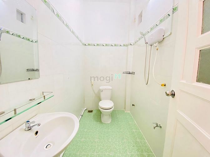 Hình ảnh CHDV full nội thất có cửa sổ lớn, cửa sổ bếp -bancol quận 10