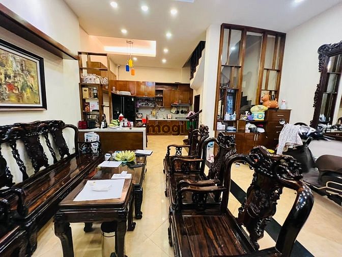 Hình ảnh Nhà Trần Quốc Hoàn, Cầu Giấy 11,5 tỷ 5 Tầng, MT 5,6m Phân lô VIP, Oto