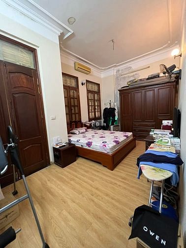 Hình ảnh Nhà Trần Quốc Hoàn, Cầu Giấy 11,5 tỷ 5 Tầng, MT 5,6m Phân lô VIP, Oto