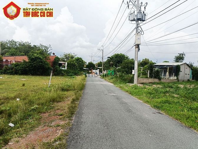 Hình ảnh Bán đất đường 762 - 673m2 - 18.6x49 - 90m2 thổ cư - xã An Nhơn Tây