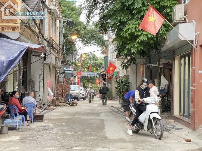 Hình ảnh Bán đất  phố Xuân Đỉnh 65 m2  ngõ ô tô, kinh doanh nhỉnh 4 tỷ