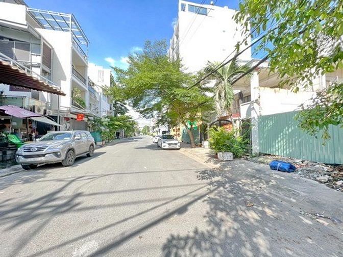 Hình ảnh Các lô đất Mặt tiền đường số khu trung tâm quận 7