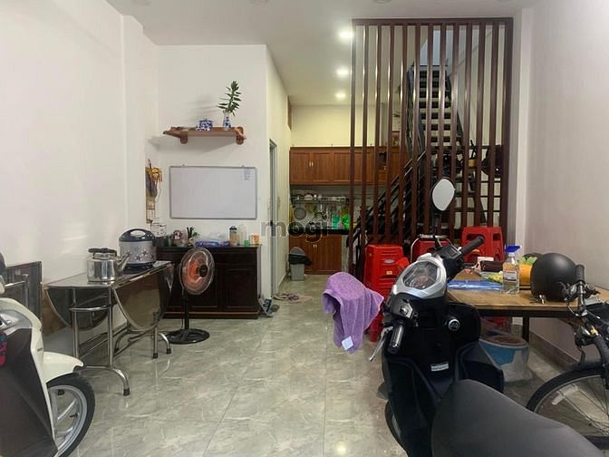 Hình ảnh Nhà Sát bên trường học cấp 2 Quang trung