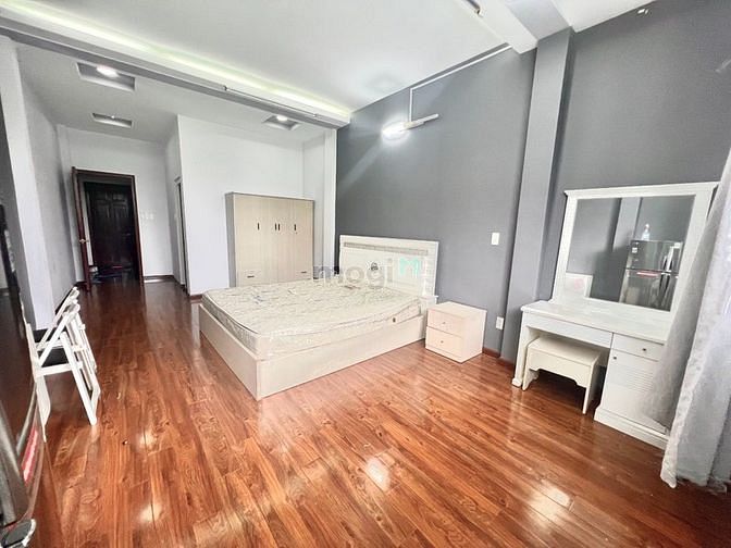 Hình ảnh CHDV full nội thất view sông Bến Vân Đồn Q4