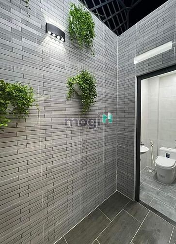 Hình ảnh Bán nhà ĐẸP XUẤT SẮC có SÂN THƯỢNG