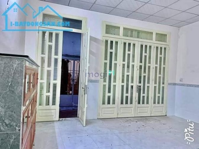 Hình ảnh Bán nhà phố ngang 5.5M Tân Phú 47M2, chỉ 4 tỷ