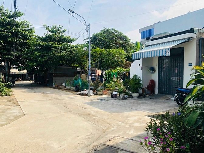Hình ảnh Nhà mê lững đúc kiệt ô tô Nguyễn Đình Tứ