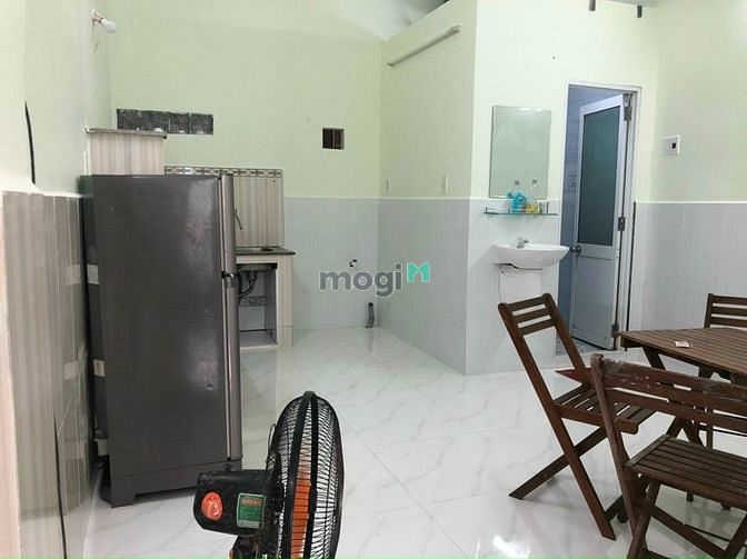 Hình ảnh Nhà mê lững đúc kiệt ô tô Nguyễn Đình Tứ