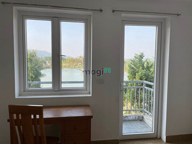 Hình ảnh Bán biệt thự 3 mặt tiền, view hồ Yên Bài - Đầy đủ nội thất