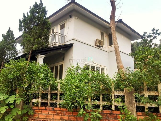 Hình ảnh Bán biệt thự 3 mặt tiền, view hồ Yên Bài - Đầy đủ nội thất