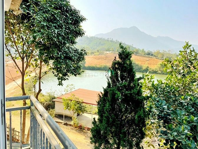 Hình ảnh Bán biệt thự 3 mặt tiền, view hồ Yên Bài - Đầy đủ nội thất
