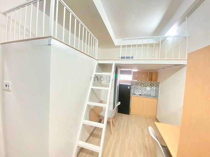 Hình ảnh CHDV Full Nội Thất Có Bancol+ Gác lửng quận 10