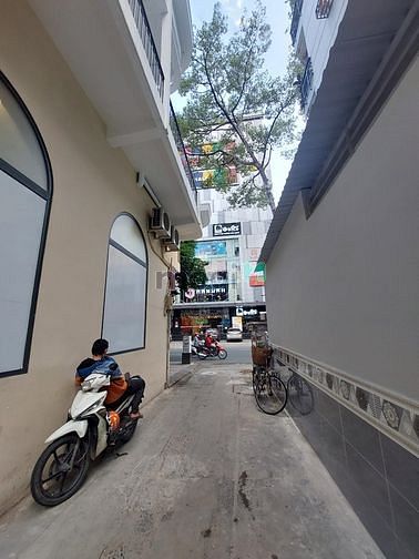 Hình ảnh Bán Nhà gần MẶT TIỀN Cao Thắng QUẬN 3