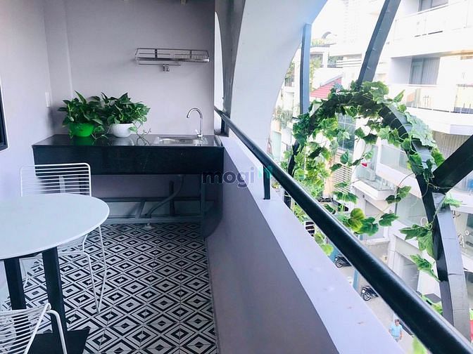 Hình ảnh Căn Hộ nhiều phòng mới tinh mặt tiền quận 1
