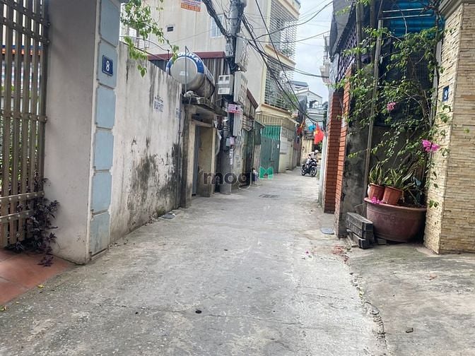 Hình ảnh Bán 32m đất mặt tiền 3.3m ngõ 61 Phố Trạm, cách 15m ra mặt ngõ 61
