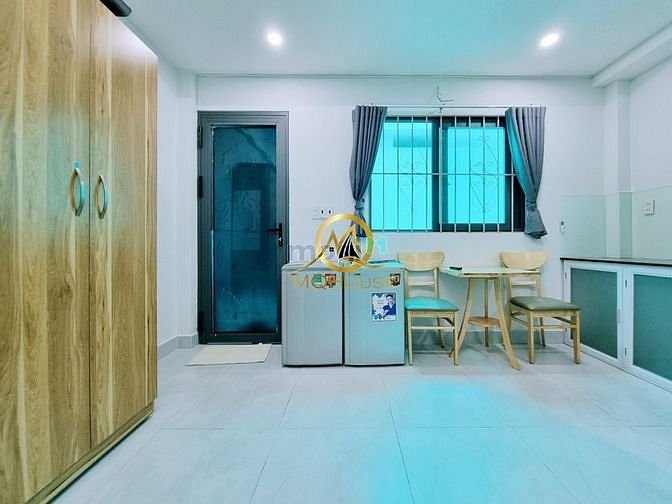 Hình ảnh Căn Hộ Full nội thất cửa sổ lớn CMT8 Q3