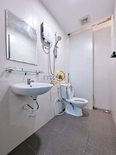 Hình ảnh Căn Hộ Full nội thất cửa sổ lớn CMT8 Q3