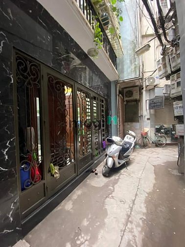 Hình ảnh Nhà ngõ nông cách phố Kim mã 20 m ...