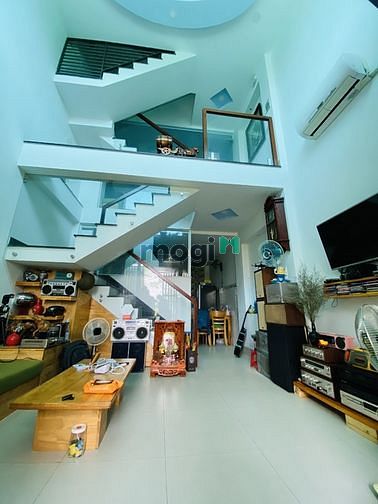 Hình ảnh Tên Lửa Bình Tân 43m 5 tầng ôtô đổ cửa chỉ nhỉnh 4 tỷ .