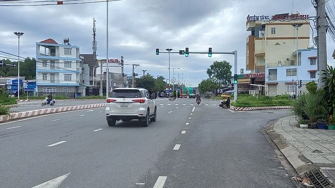 Hình ảnh Bán đất 2MT, Phú An, Bến Cát, DT:102x76, TC600m2,  SHR, giá 36,5 tỷ