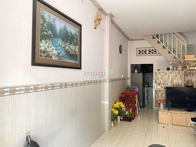 Hình ảnh 30m2 SHR 2 Tầng, Hẻm 3,5m Sát Mặt Tiền, -Lê Thị Riêng Q12