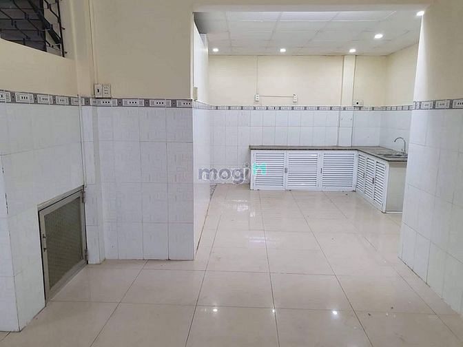 Hình ảnh Nhà mới mặt tiền Hùng Vương quận 5