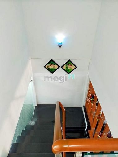 Hình ảnh Nhà Nguyễn văn Cừ, Q.1 đẩy nhẹ-2 tỷ-44m2-SHR