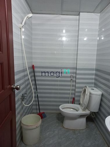 Hình ảnh Cho thuê góc 2 MTKD 8,3x20m , 2 lầu
