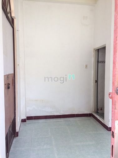 Hình ảnh Phòng 3tr có wc riêng, ban công chung, cửa sổ thoáng mát