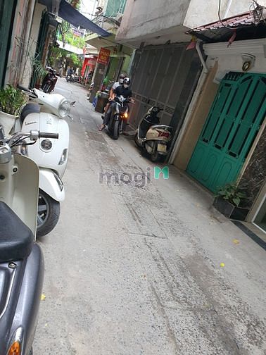 Hình ảnh Bán nhà tập thể Khương Trung tầng 1, kinh doanh, ô tô, ngõ thông 50m2