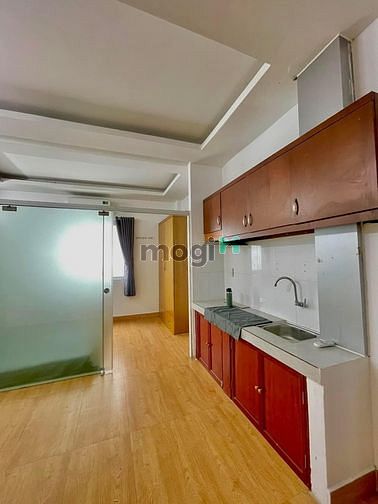 Hình ảnh Căn Hộ 1 phòng ngủ cửa sổ lớn bếp riêng Quận 10 CMT8