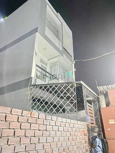 Hình ảnh Bán Nhà 2 lầu ,Huynh Tấn pHát Quân 7