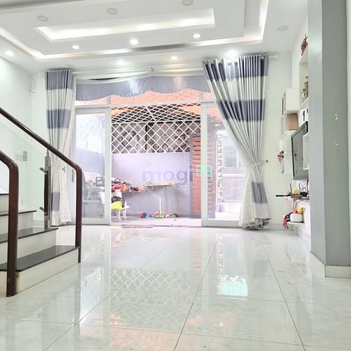 Hình ảnh Bán Nhà 2 lầu ,Huynh Tấn pHát Quân 7