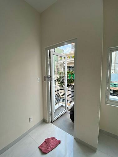 Hình ảnh Nhà  Ca Văn Thỉnh 5.6x17.2m - trệt lửng 3 lầu ST, nét Tây hiện đại