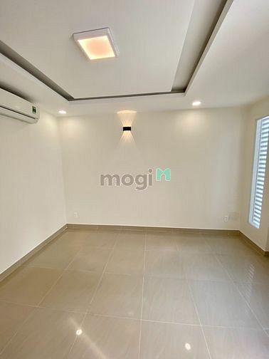 Hình ảnh Nhà  Ca Văn Thỉnh 5.6x17.2m - trệt lửng 3 lầu ST, nét Tây hiện đại