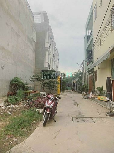 Hình ảnh Bán đất full thổ cư giá rẻ. Công nhận 77.4m, sử dụng 99.4m. Giá 4.5 tỷ