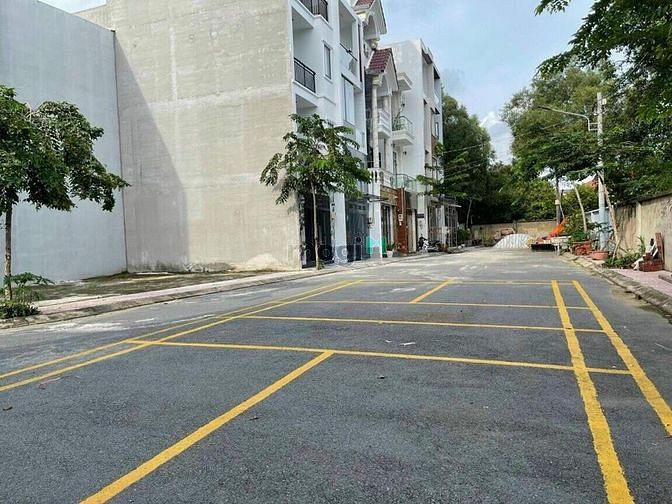 Hình ảnh Đất đẹp hẻm 40 - đường Võ Văn Hát, Quận 9. DT: 58,5m2, giá: 3,7 tỷ