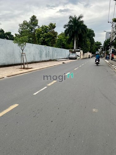 Hình ảnh Bán gấp lô đất mặt tiền Nguyễn Văn Săng,Tân Phú, đối diện chi cục thuế