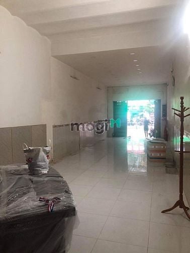 Hình ảnh Nhà suốt mặt tiền Trần Hưng Đạo quận 5