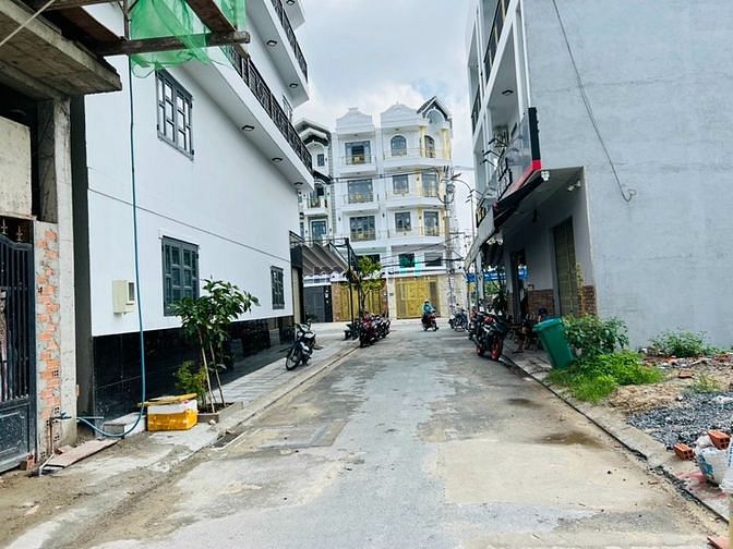 Hình ảnh Bán Nhà Mới Đúc 4.5 Tấm Đường 18B