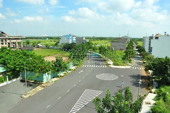 Hình ảnh Sang gấp lô đất đường Nguyễn Thị Định, Cát Lái, quận 2. Sổ hồng riêng.