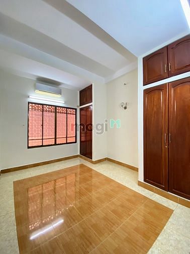 Hình ảnh Cho Thuê Nhà Nguyên Căn MT Nguyễn Khuyến P12 BT Gần Chợ Bà Chiểu 80m2