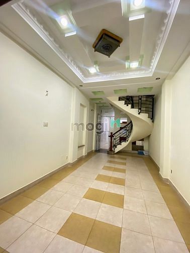 Hình ảnh Cho Thuê Nhà Nguyên Căn MT Nguyễn Khuyến P12 BT Gần Chợ Bà Chiểu 80m2